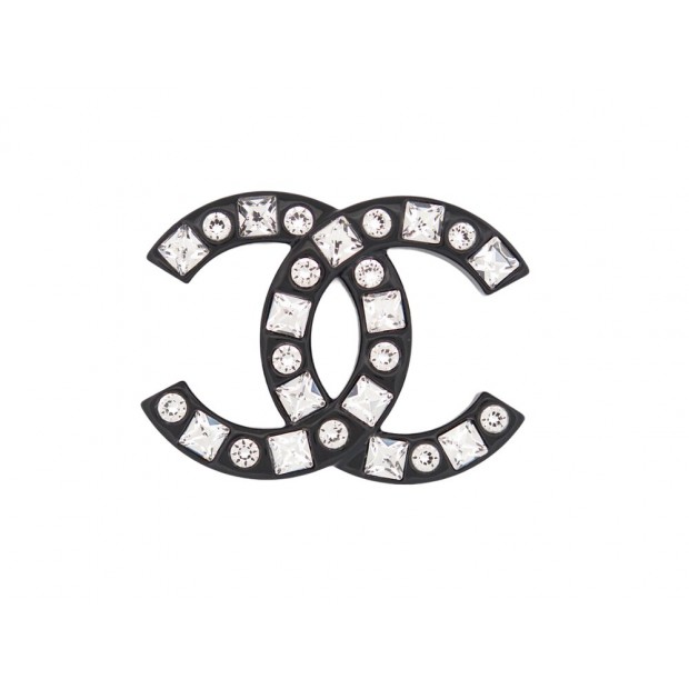 NEUF BROCHE CHANEL LOGO CC STRASS EN RESINE BLACK RESIN 2024 NEW BROOCH 650€