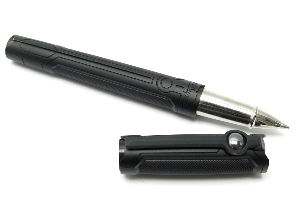 S.T. Dupont アーマーズ・オブ・トゥモロー万年筆(M中字)410693 stylo bille st dupont armors of tomorrow 412693