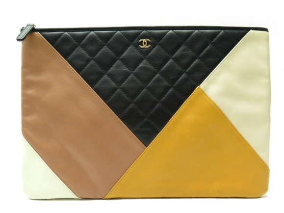 sac pochette chanel o case ipad en cuir d'agneau
