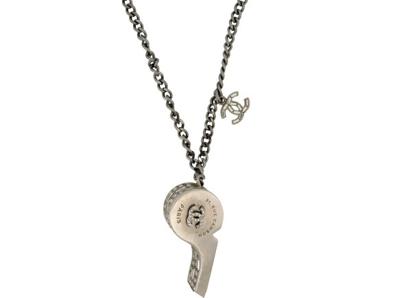 collier chanel pendentif sifflet logo cc strass 40 55