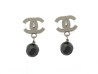  boucles d oreilles chanel logo cc perle noire
