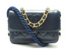 sac a main chanel en vogue en cuir bleu bandouliere
