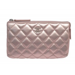 NEUF POCHETTE CHANEL ZIPPE EN CUIR MATELASSE TROUSSE PORTE MONNAIE CLUTCH 1100€