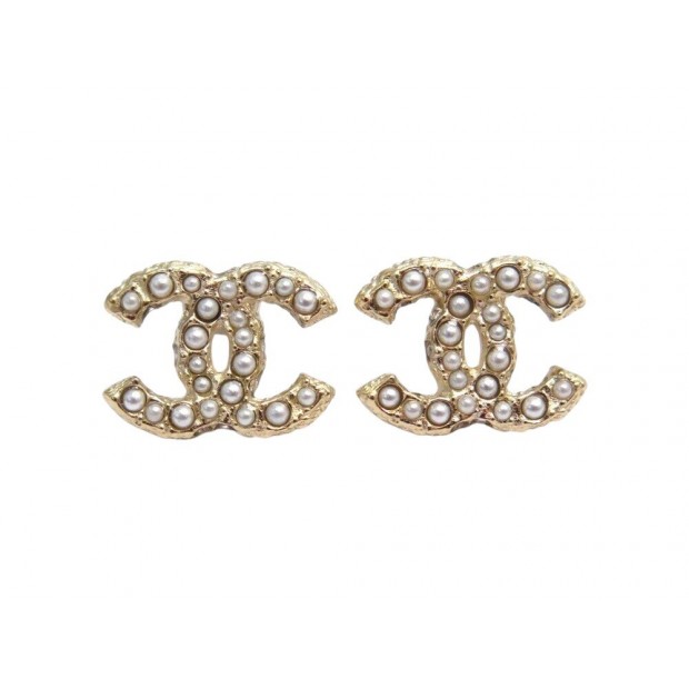 NEUF BOUCLES D'OREILLES CHANEL PUCES LOGO CC & PERLES A64766 DORE EARRINGS 580€