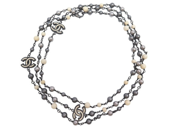 collier chanel sautoir de perles logo cc 160cm noires