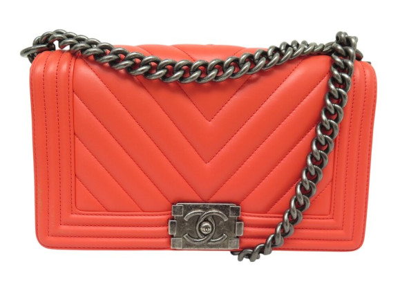 sac a main chanel boy medium cuir chevron corail