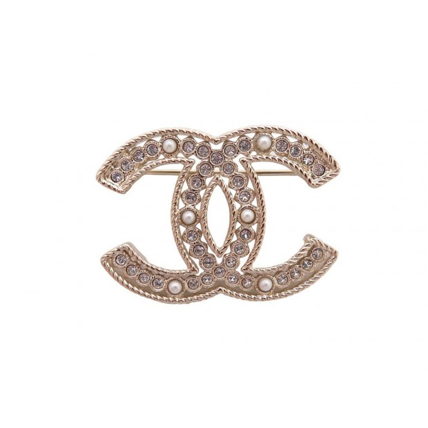 NEUF BROCHE CHANEL LOGO CC STRASS ET PERLES EN METAL DORE GOLD STEEL BROOCH 750€