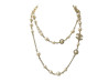 sautoir collier chanel perles fleurs logo cc