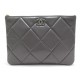 NEUF SAC POCHETTE CHANEL O CASE 19 CUIR GRIS MATELASSE GREY CLUTCH BAG NEW 1600€