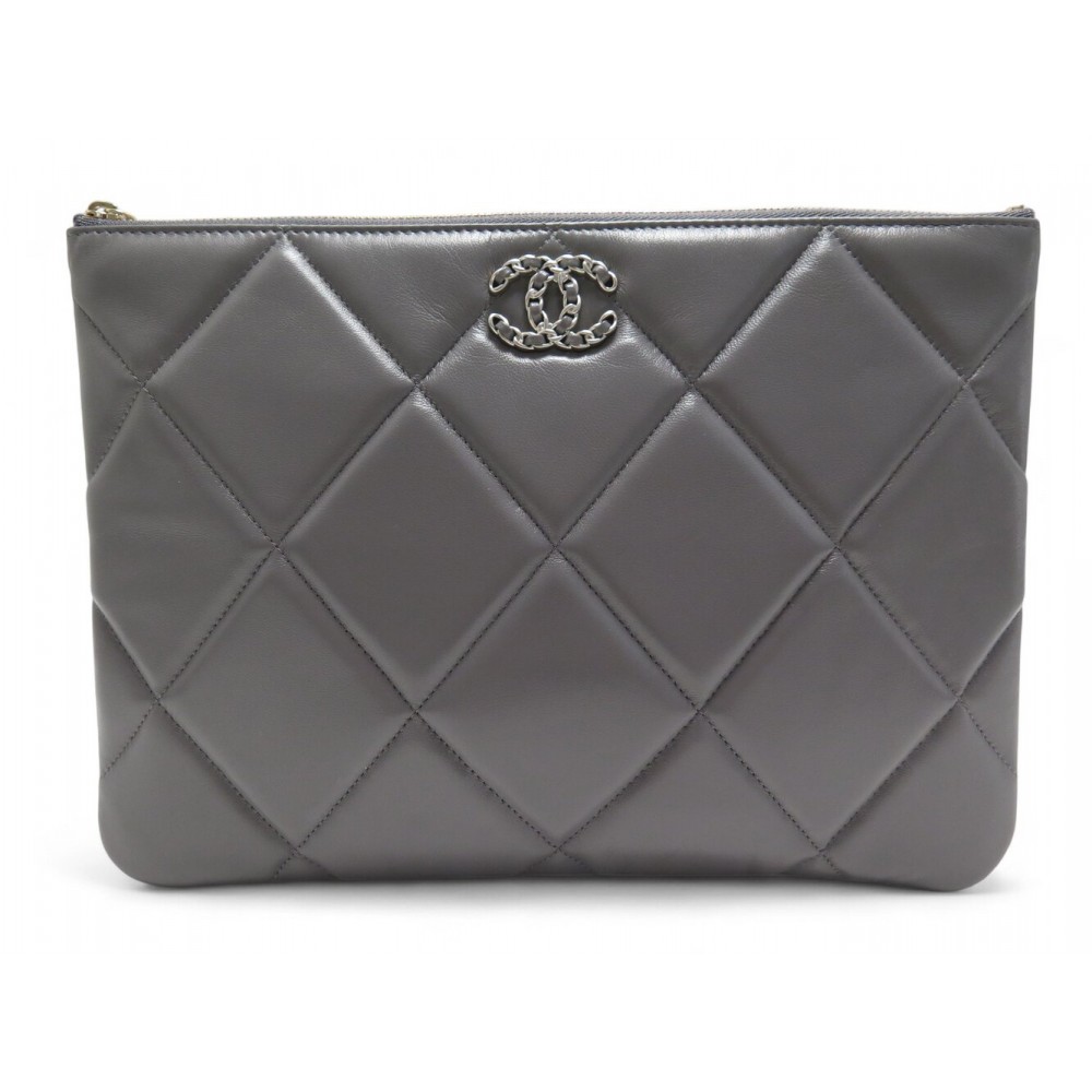 NEUF SAC POCHETTE CHANEL O CASE 19 CUIR GRIS MATELASSE GREY CLUTCH BAG NEW 1600€