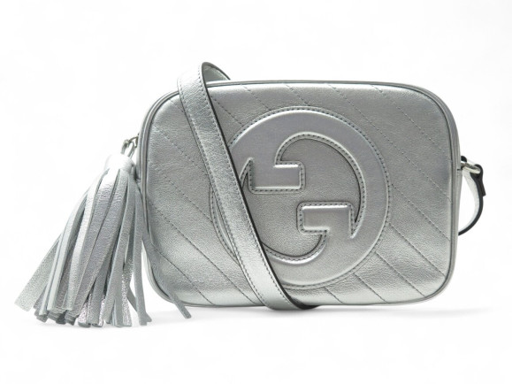 sac a main gucci blondie camera en cuir argente
