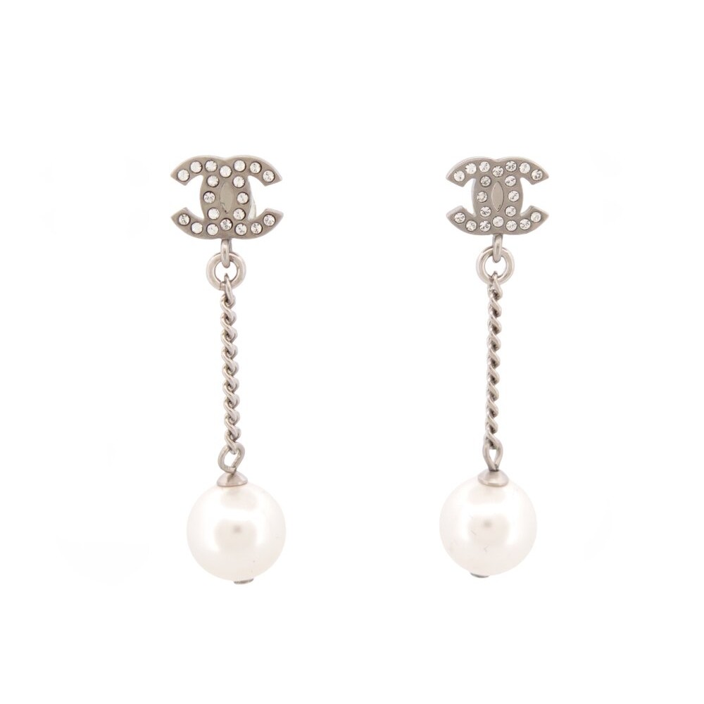 NEUF BOUCLES D'OREILLES CHANEL LOGO CC STRASS & PERLES PENDANTES EARRINGS 800€