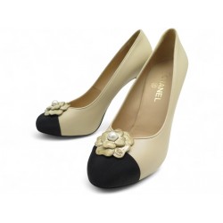 NEUF CHAUSSURES CHANEL ESCARPINS G31226 CAMELIA 41.5 CUIR BEIGE BOUTS NOIR 1400€