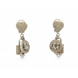 BOUCLES D'OREILLES DIOR PENDANTES LOGO COEUR METAL ARGENTE STRASS EARRINGS 470€