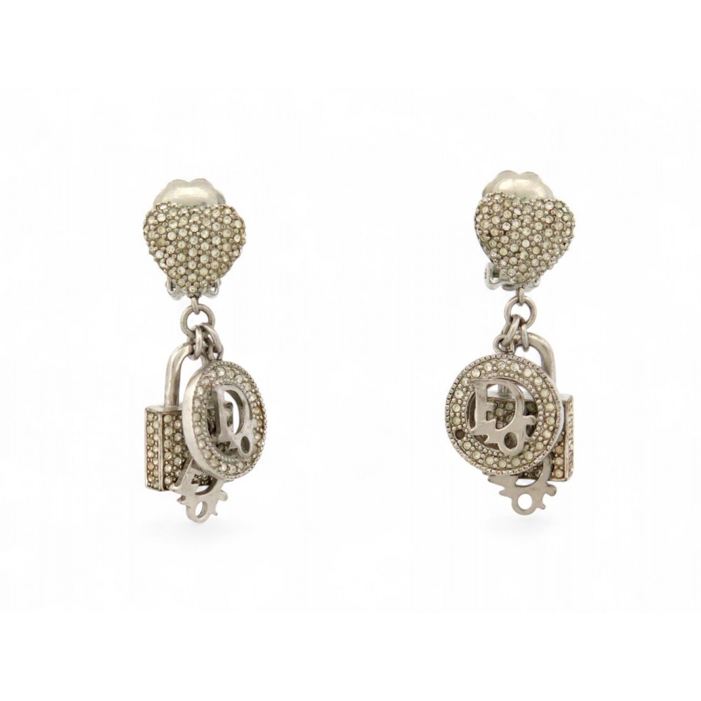BOUCLES D'OREILLES DIOR PENDANTES LOGO COEUR METAL ARGENTE STRASS EARRINGS 470€