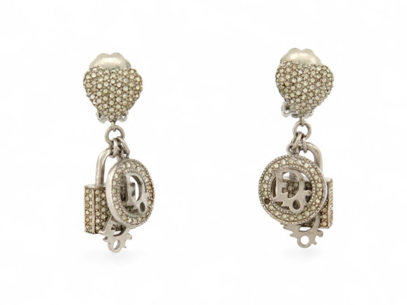 boucles d'oreilles dior pendantes logo coeur metal