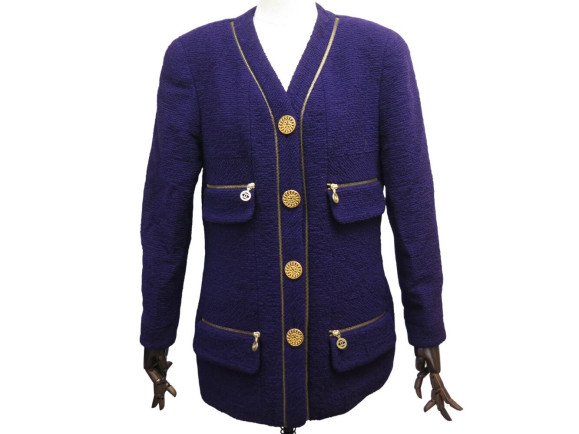 veste chanel en tweed violet boutons logo cc