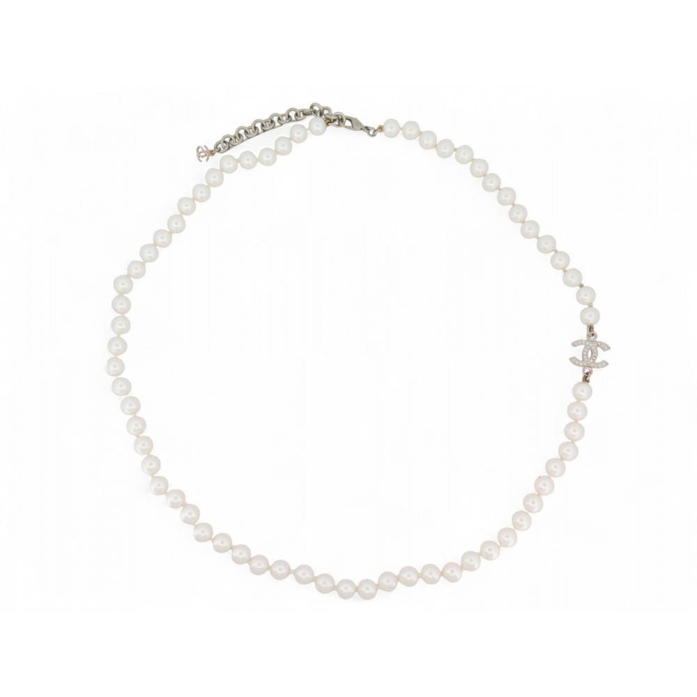 NEUF COLLIER DE PERLES CHANEL LOGO CC ARGENTE AVEC STRASS 62 70 CM NECKLACE NEW