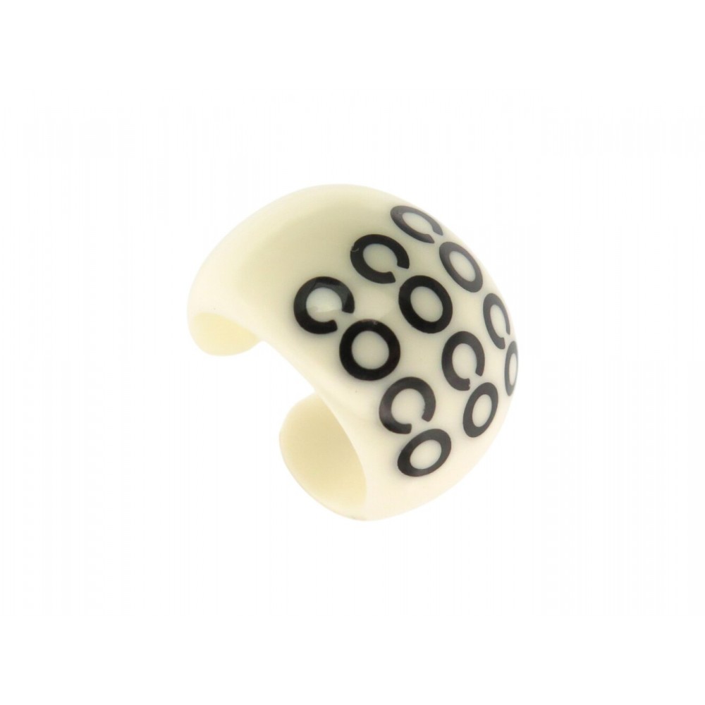 BAGUE CHANEL COCO COLLECTION 2001 T53 EN RESINE CREME CREAM RESIN RING 620€