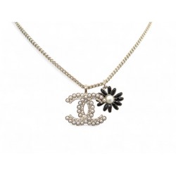 NEUF COLLIER CHANEL PERLES ET FLEURS EMAIL 2022 METAL DORE 41.5CM NECKLACE 1210€