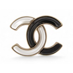 NEUF BROCHE CHANEL LOGO CC RESINE NOIR & BLANC + BOITE BLACK & WHITE BROOCH 750€