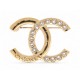 NEUF BROCHE CHANEL LOGO CC STRASS 2024 EN METAL DORE + BOITE STEEL BROOCH 650€