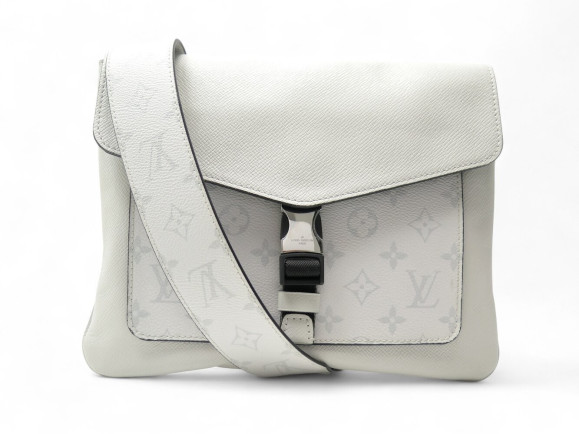 sacoche louis vuitton messenger outdoor m30411