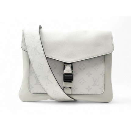 NEUF SACOCHE LOUIS VUITTON MESSENGER OUTDOOR M30411 RABAT MONOGRAM ECLIPSE 2200€