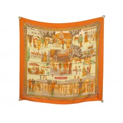 FOULARD HERMES UN SIECLE DE COURSES A DEAUVILLE DE WATRIGANT CARRE 90 SOIE 530€