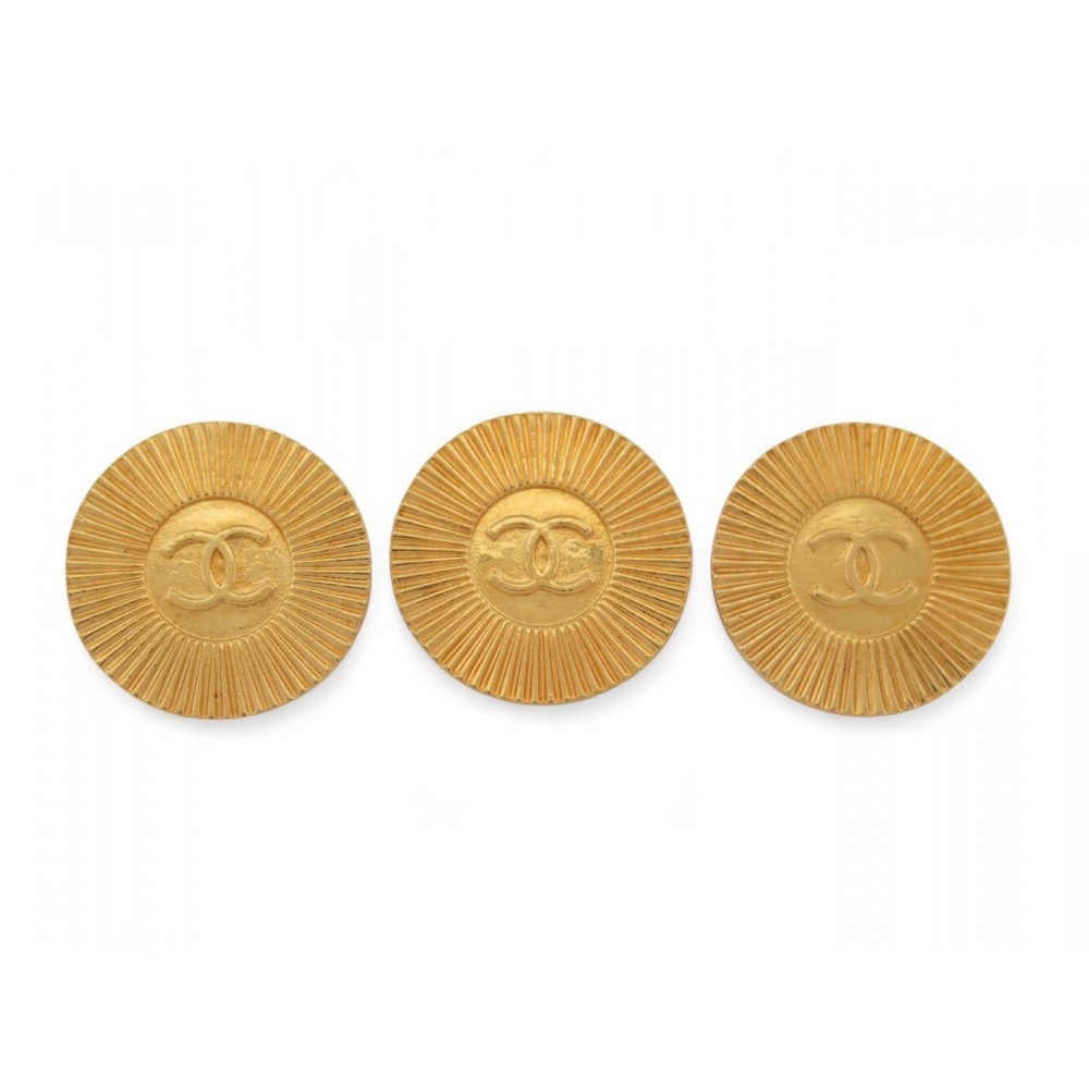 VINTAGE LOT 3 BOUTONS DE CHEMISE VESTE CHANEL LOGO CC 26 MM METAL DORE BUTTONS