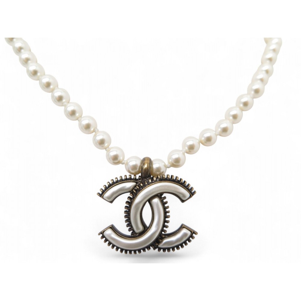 NEUF COLLIER CHANEL LOGO CC NACRE ET PERLES 35 49.5 CM + BOITE NECKLACE 1290€