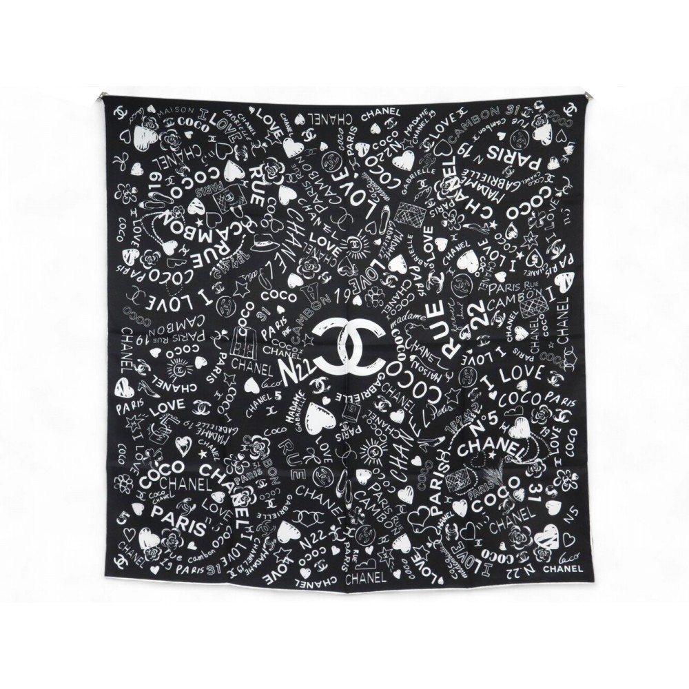 NEUF FOULARD CHANEL LOVE COCO LOGO CC CAMELIA CARRE 90 TWILL DE SOIE SCARF 530€
