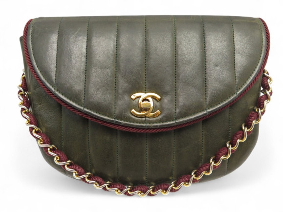  sac a main chanel demi lune fermoir timeless