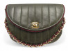 sac a main chanel demi lune fermoir timeless