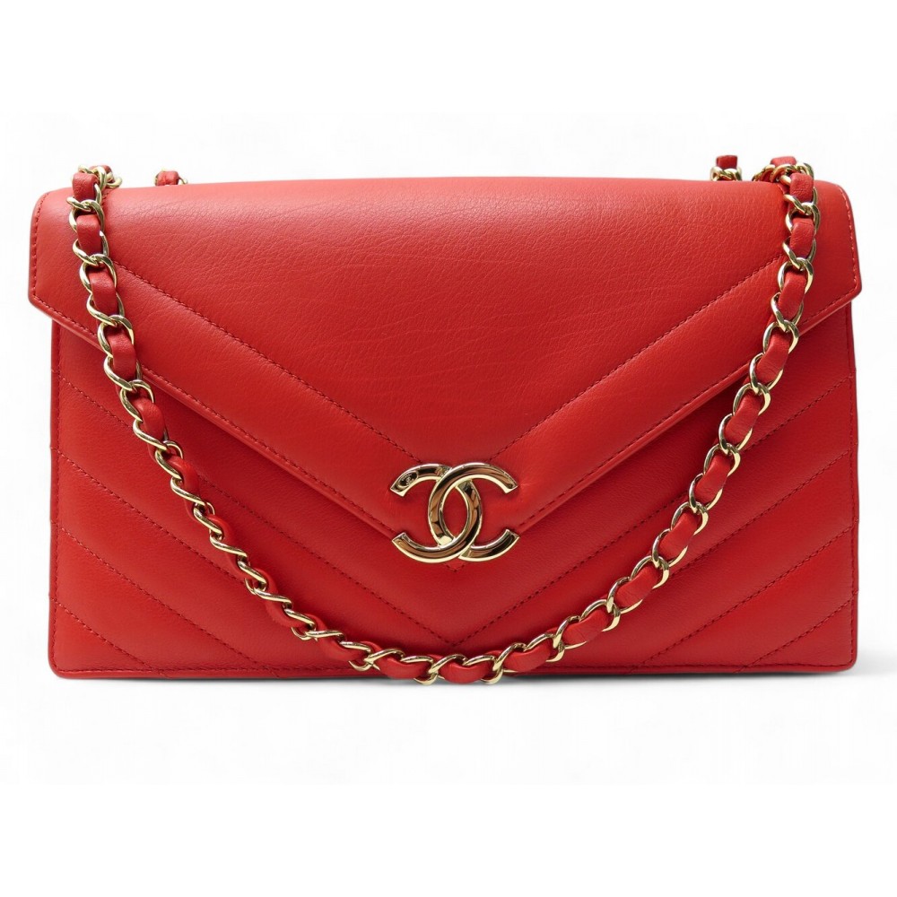 SAC A MAIN CHANEL ENVELOPPE EN CUIR CHEVRON ROUGE BANDOULIERE HAND BAG 6000€