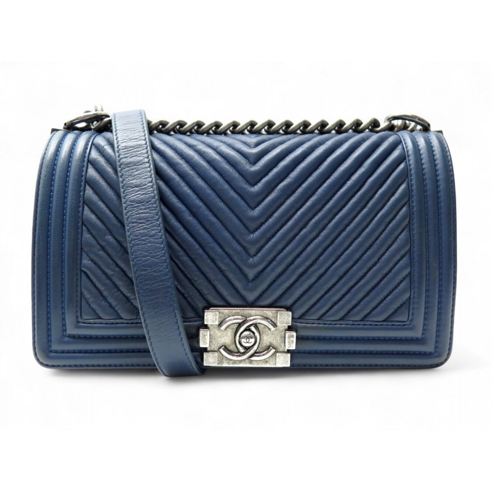 SAC A MAIN CHANEL BOY MEDIUM 25 CM EN CUIR CHEVRON BLEU LEATHER HAND BAG 6950€