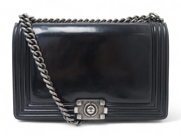 sac a main chanel grand boy 28cm cuir en vernis noir