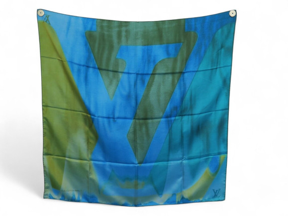 foulard louis vuitton logo lv m71543 en soie bleu