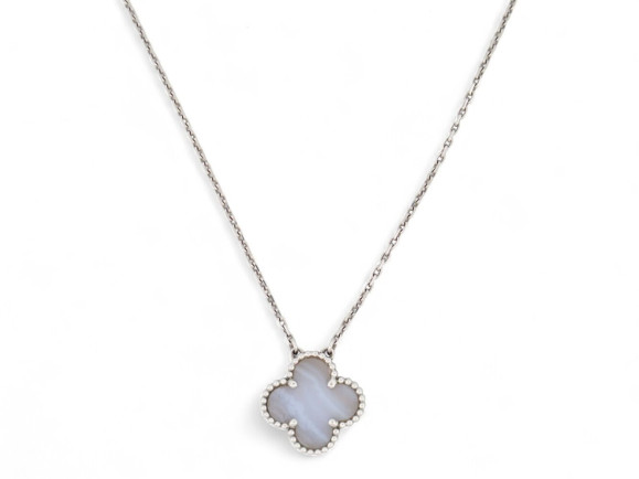 collier van cleef arpels alhambra  calcedoine