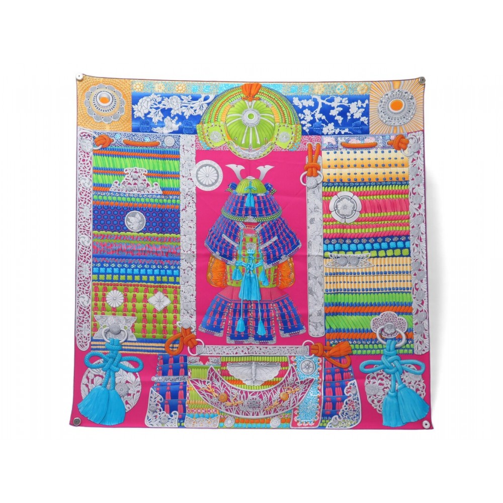 NEUF FOULARD HERMES PARURES DE SAMOURAIS ALINE HONNORE CARRE 90 EN SOIE SCARF