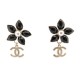 NEUF BOUCLES D'OREILLES CHANEL FLEUR ET LOGO CC METAL DORE GOLDEN EARRINGS 650€