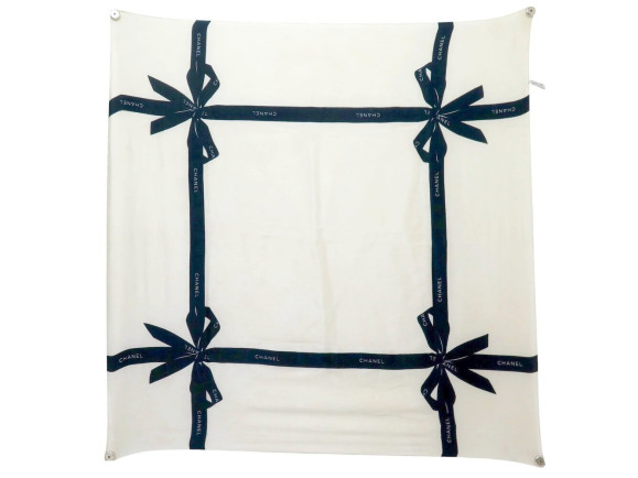 foulard chanel rubans noeuds carre 90 cm en soie creme