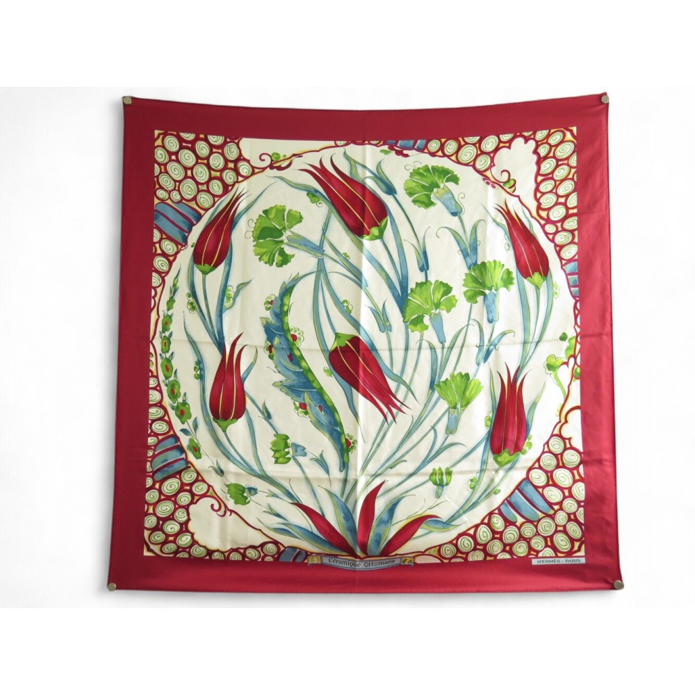 NEUF FOULARD HERMES CERAMIQUE OTTOMANE DE LAURENCE BOURTHOUMIEUX SOIE ROUGE 530€