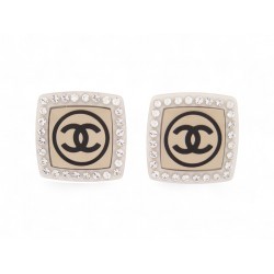 NEUF BOUCLES D'OREILLES CHANEL CARRE LOGO CC & STRASS EN METAL DORE EARRING 700€