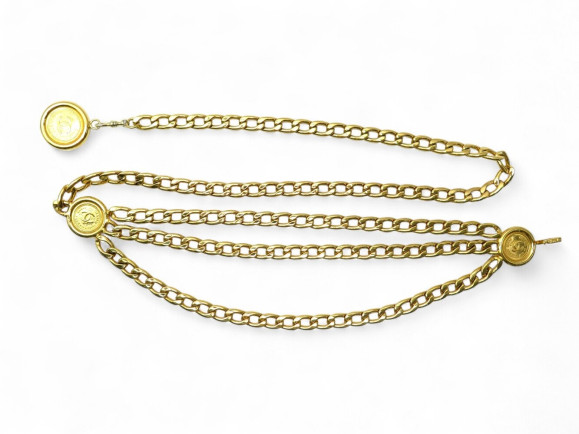 ceinture chanel chaine 3 rangs medaillon logo