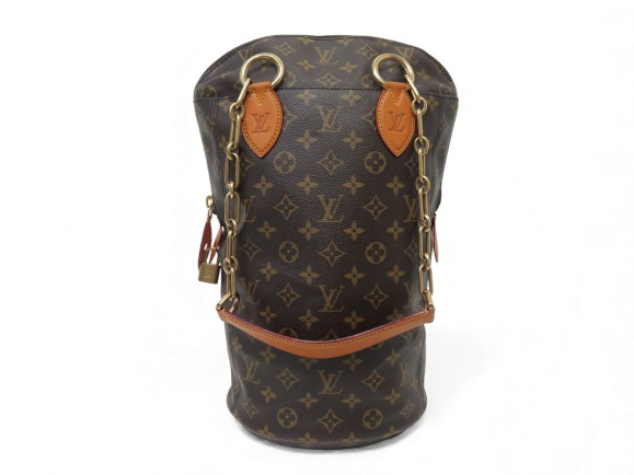 sac a main louis vuitton x lagerfeld punching bag