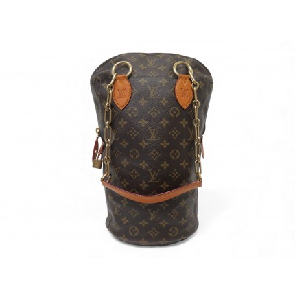 SAC A MAIN LOUIS VUITTON X LAGERFELD PUNCHING BAG ICONOCLAST M40230 MONOGRAM