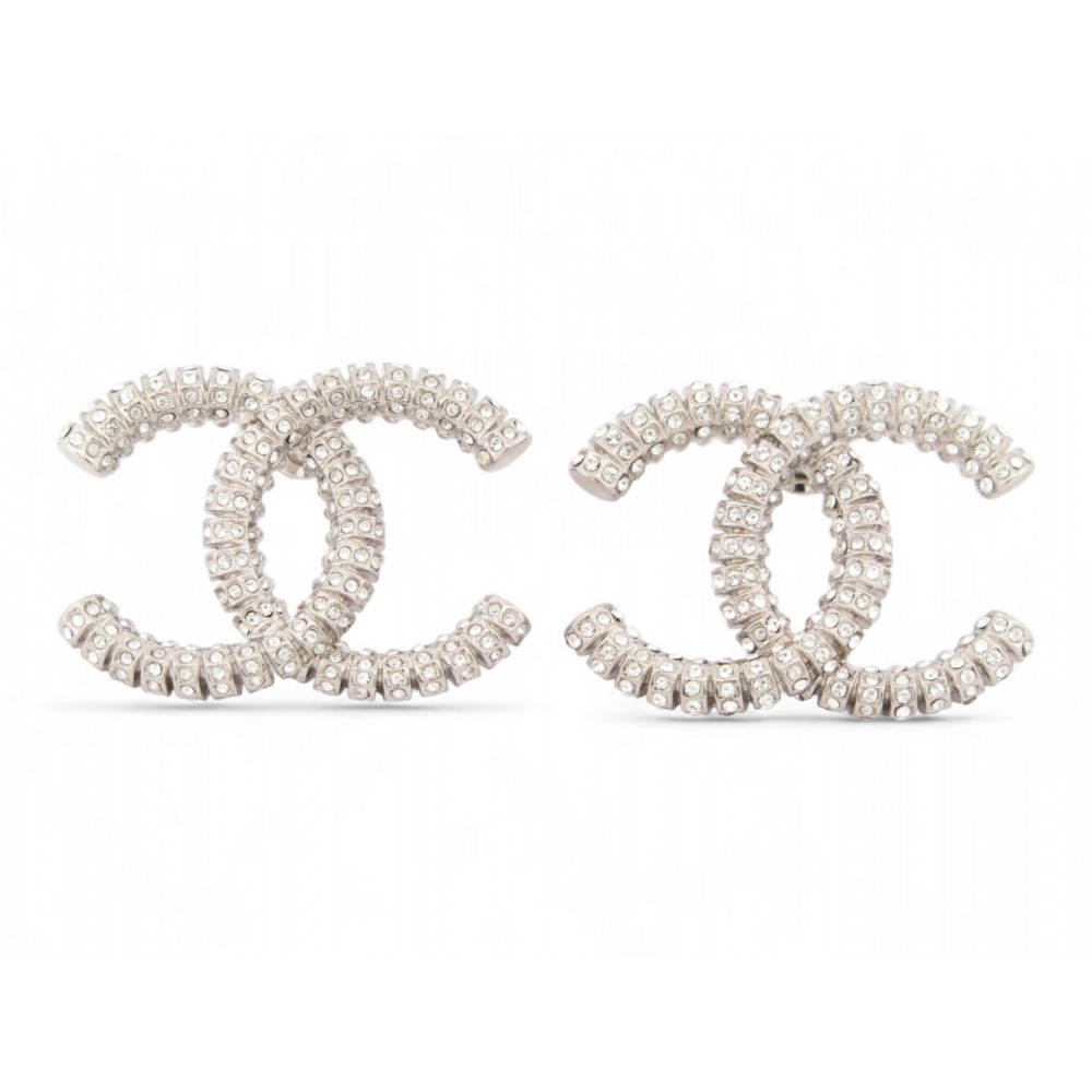 NEUF BOUCLES D'OREILLES CHANEL LOGO CC STRASS METAL ARGENTE BOITE EARRINGS 750€