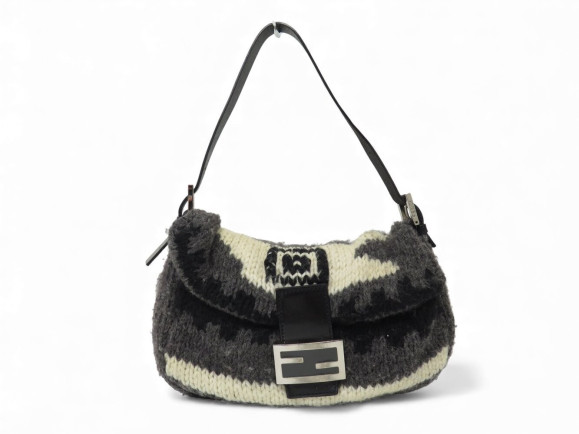 sac a main fendi baguette 16059 en laine grise porte