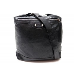 NEUF SAC A MAIN BALENCIAGA MESSENGER CROSS DAY CLASSIC 272409 CUIR NOIR 850€